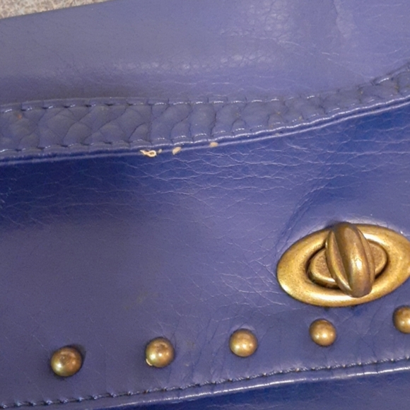 Juniors Crossbody Handbag - Picture 4 of 5